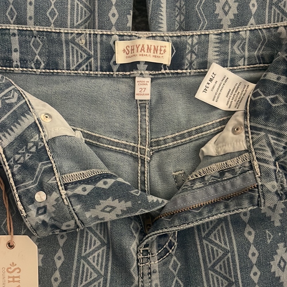 Shyanne High Rise Super Flare Southwestern Laser Print Denim Jeans NWT - Picture 4 of 4